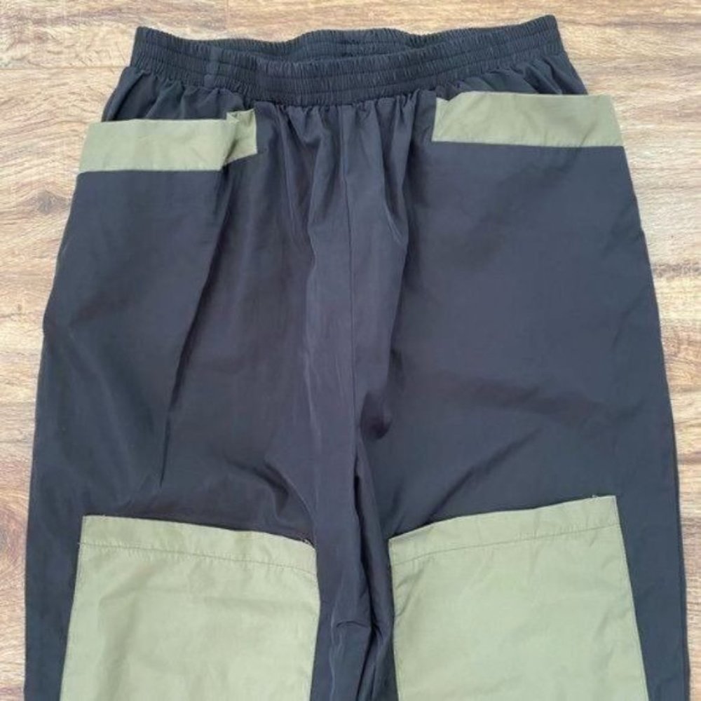 PRETTYLITTLETHING Cargo Utility Windbreaker Pants in Black Olive green Sz 2 NWOT - Picture 5 of 11